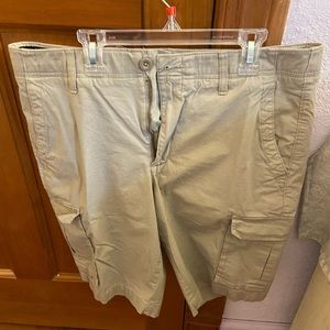 Mens Cargo shorts Premier Flex waist size 34